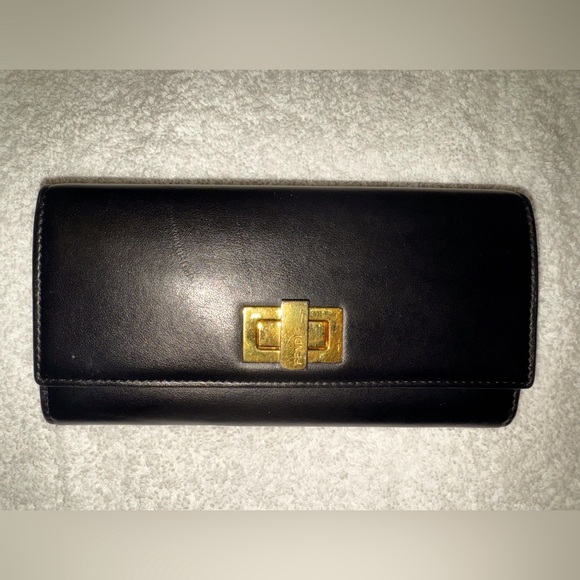 Fendi Peekaboo Continental long wallet with dust bag and certificate card. - Picture 1 of 16